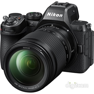 Nikon Z5 II (3ÉV) váz + 24-200 mm f/4.0-6.3 VR