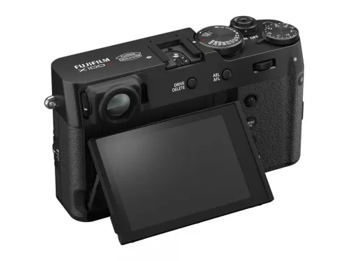 Fujifilm X100VI (fekete) + ajándék kijelzővédő üvegfólia 