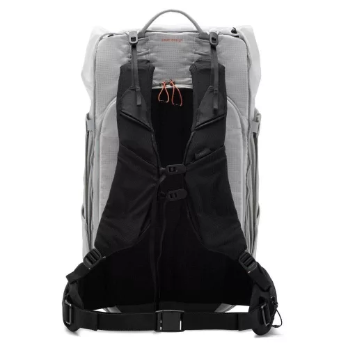 PEAK DESIGN Outdoor Backpack 45L - Fehér/Szürke