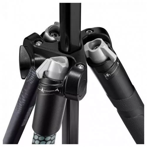 Manfrotto Element MII karbon állvány mobile BT, CF 4szek. gömbfej (fekete) (MKELMII4CMB-BH)