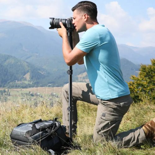 Ulanzi TB12 monopod, 155cm max magasság, 5kg teherbírás, 43cm összecsukott méret, 1/4" és 3/8"