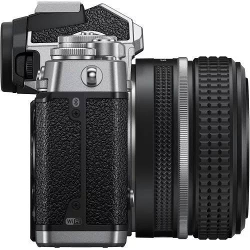 Nikon Z fc kit (Z DX 28mm f/2.8 SE)
