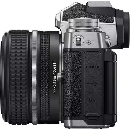 Nikon Z fc kit (Z DX 28mm f/2.8 SE)